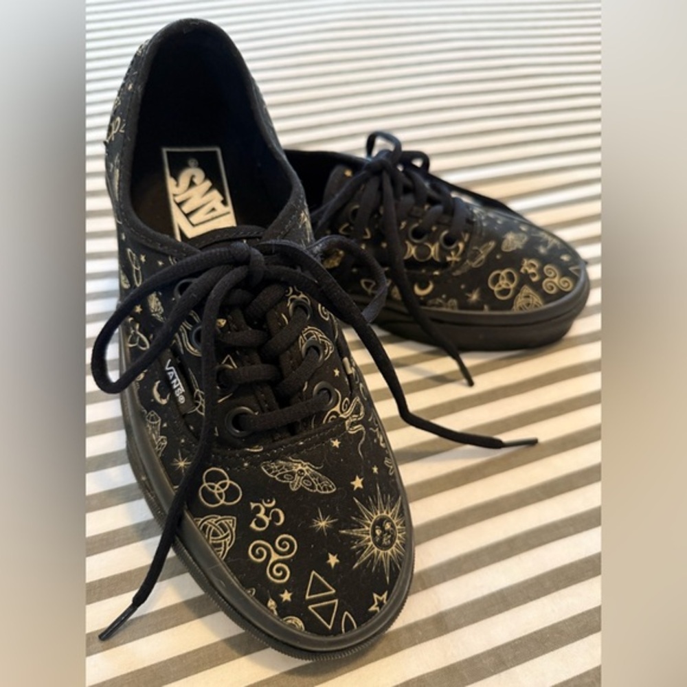 Vans Gothic Witchy Vibe Skater Shoes. RARE
